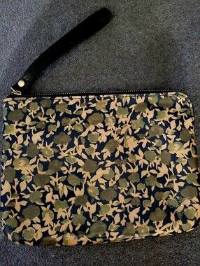 Patricia Nash Large Wrislet, Olive Groves Floral Design